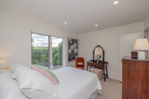 Bedroom - Country homes for sale and luxury real estate including horse farms and property in the Caledon and King City areas near Toronto
