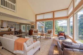 Living room - Country homes for sale and luxury real estate including horse farms and property in the Caledon and King City areas near Toronto