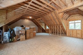 Post and Beam Scarlett Line, Springwater, Ontario - Country homes for sale and luxury real estate including horse farms and property in the Caledon and King City areas near Toronto