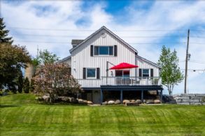 Farmhouse on the 8th Concession, King, Ontario - Country homes for sale and luxury real estate including horse farms and property in the Caledon and King City areas near Toronto