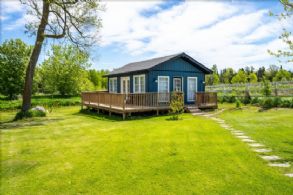 Farmhouse on the 8th Concession, King, Ontario - Country homes for sale and luxury real estate including horse farms and property in the Caledon and King City areas near Toronto